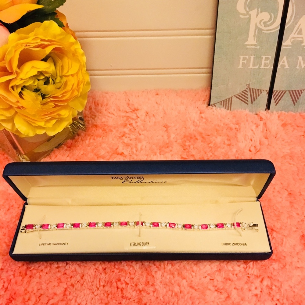 NIB Cubic Zirconia Tennis Bracelet ❤️